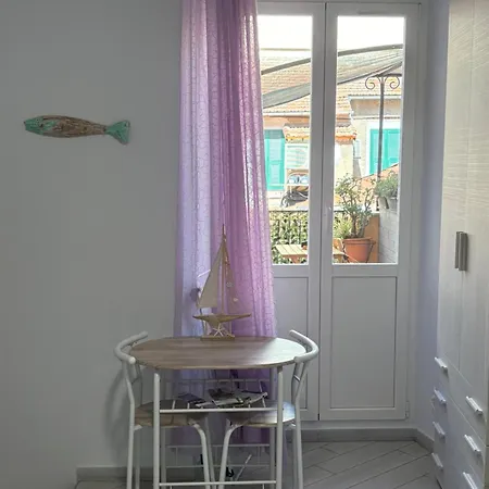 La Rosa Dei Venti Couette-café Alassio